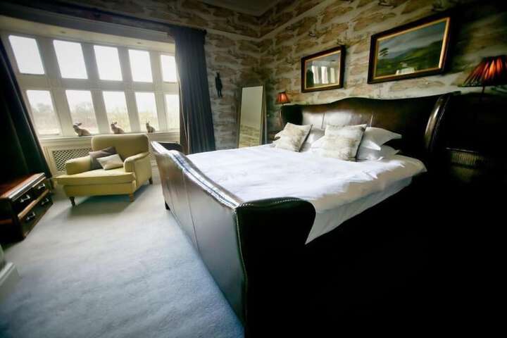Room 16 of 74