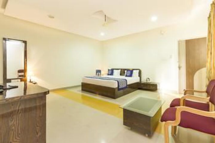 Room 8 of 19