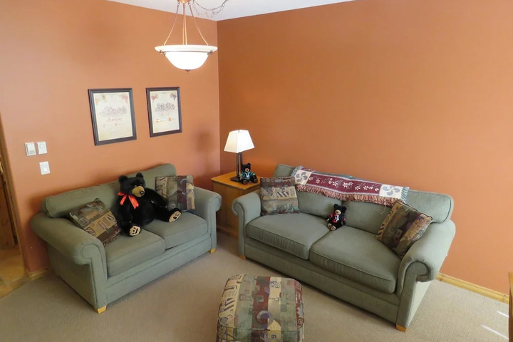 Room 9 of 13