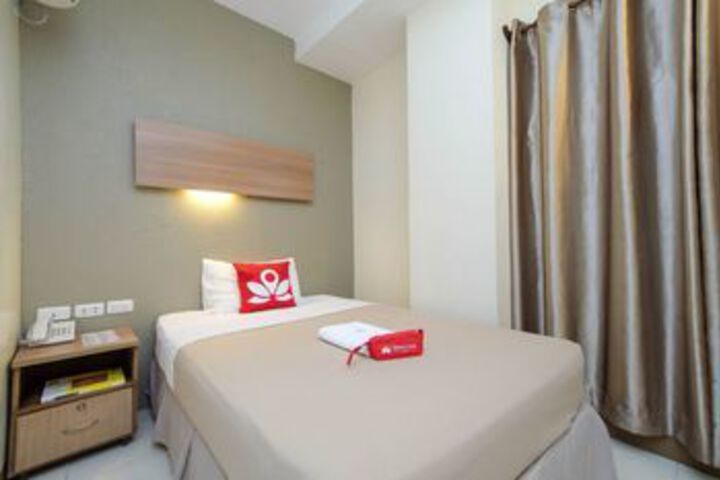 Room 8 of 21