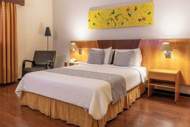 Dexter Hotel