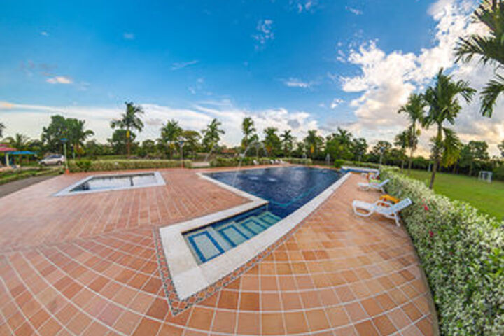 Pool 30 of 40