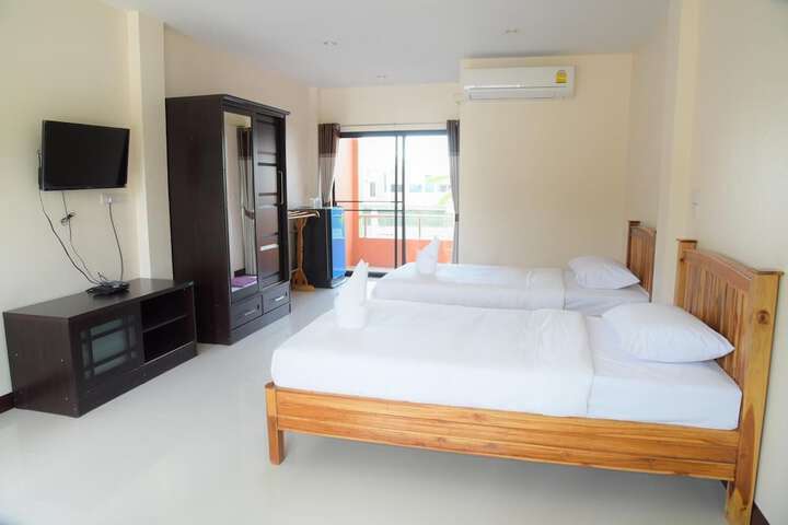 Room 7 of 24