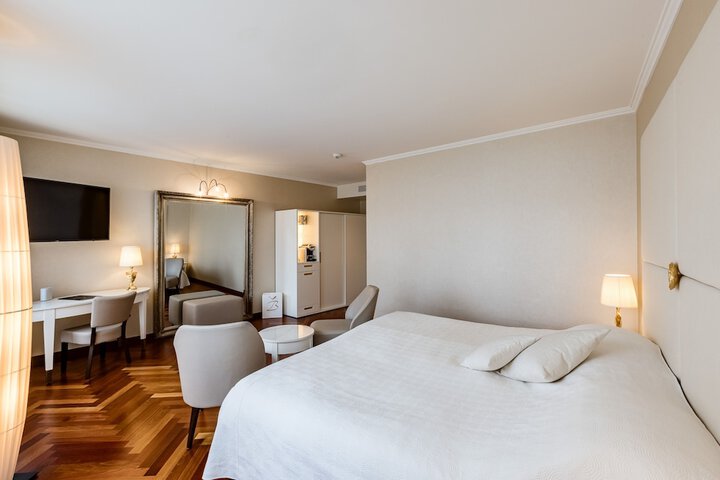 Room 21 of 70