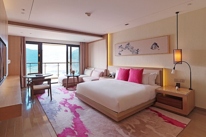 Room 27 of 161