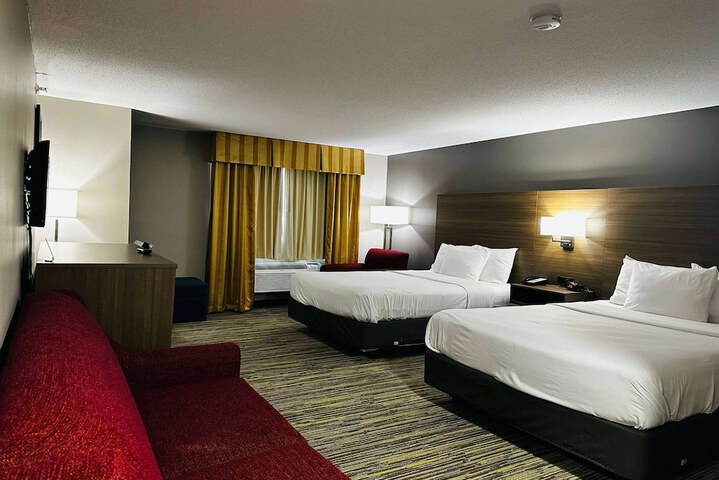 2 Queen Beds (1 of 7)