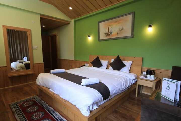 Room 9 of 24