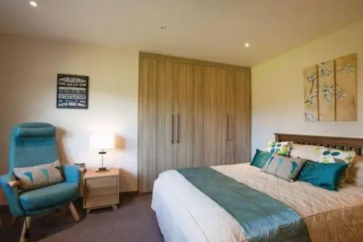 Room 2 of 11