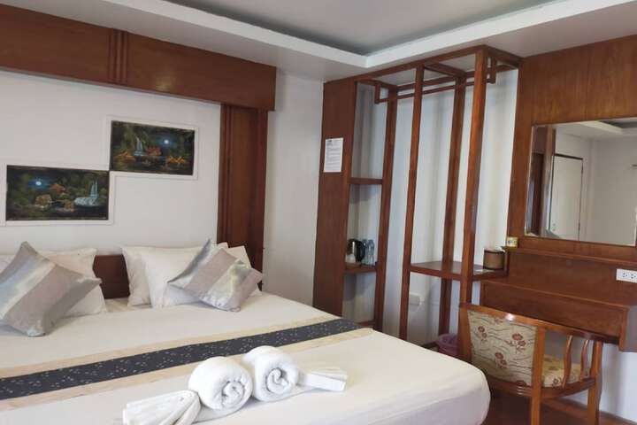 Room 28 of 95