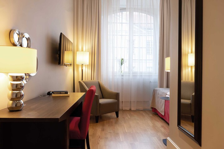 Room 21 of 114
