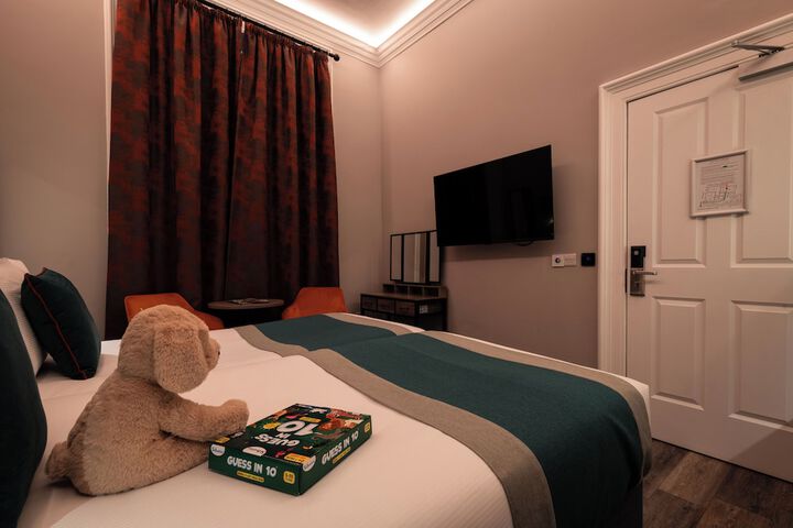 Room 14 of 163