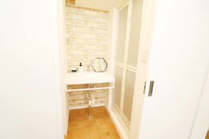 Room 5 of 41