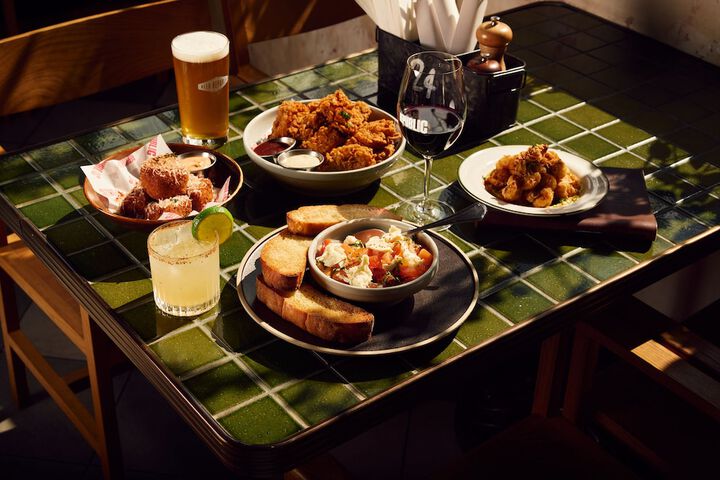 Dining 39 of 75