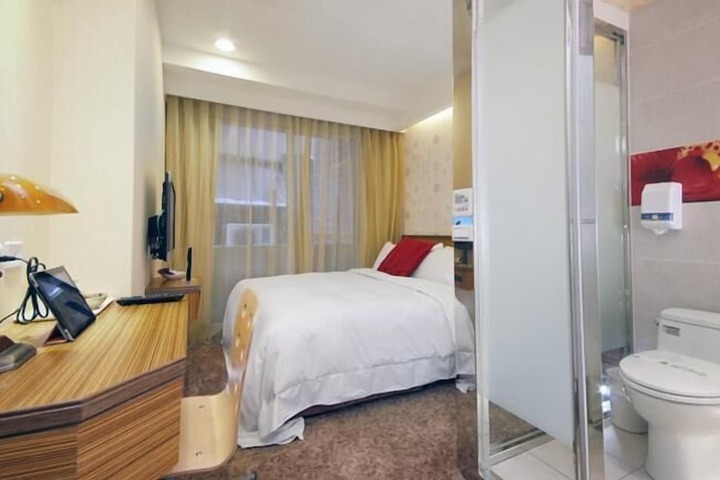 Room 15 of 35