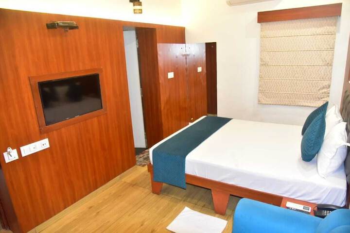 Room 3 of 19