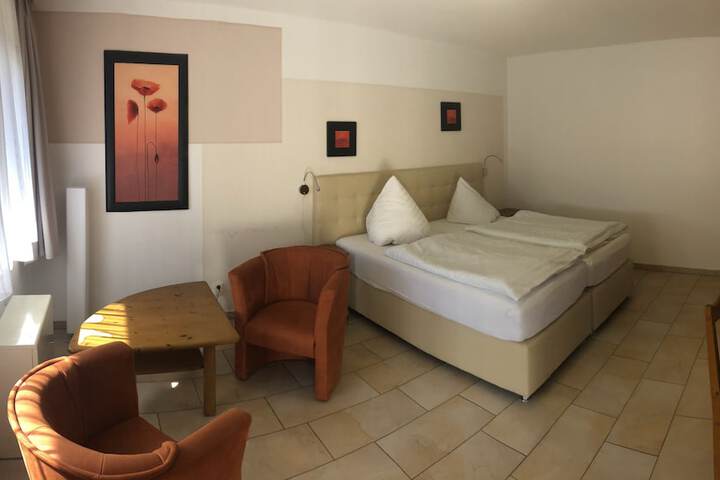 Room 9 of 81
