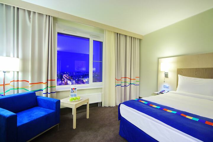 Room 5 of 94