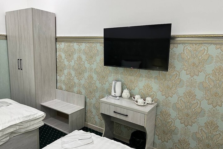 Room 6 of 24
