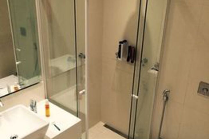 Room 4 of 15