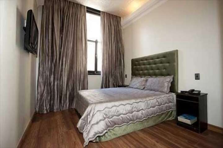 Room 4 of 21