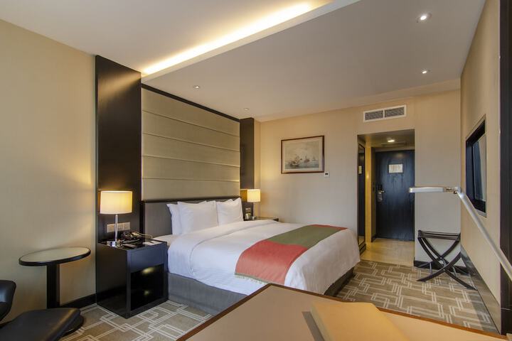 Room 18 of 71
