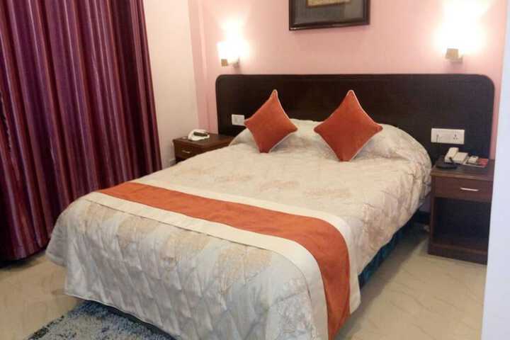 Room 7 of 11