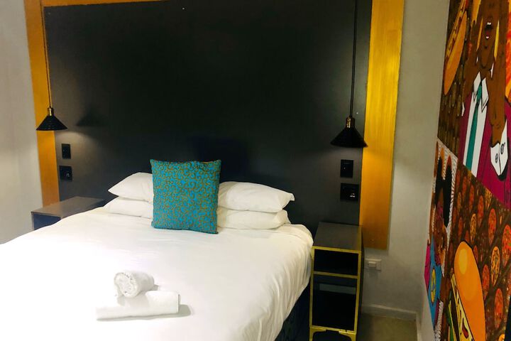 Room 34 of 241