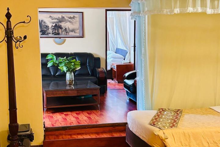 Room 8 of 18