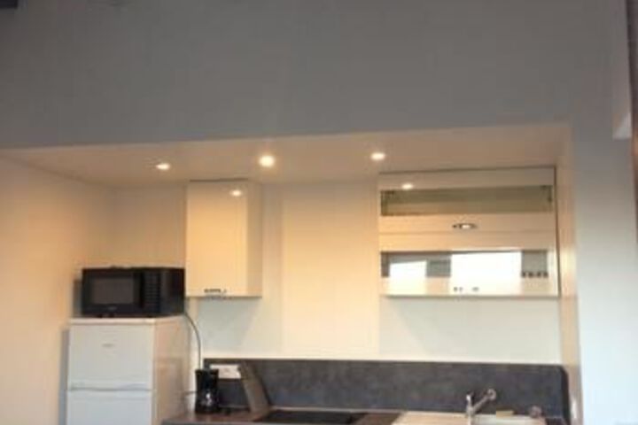 Room 12 of 16