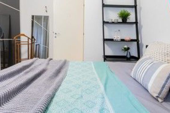 Room 9 of 23