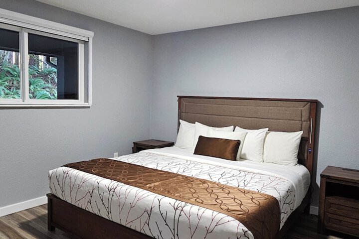 Room 8 of 35