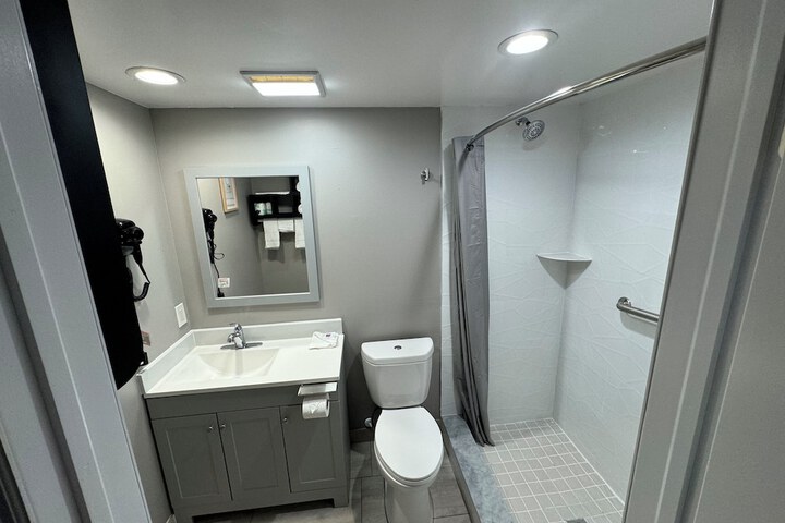 Room 34 of 52