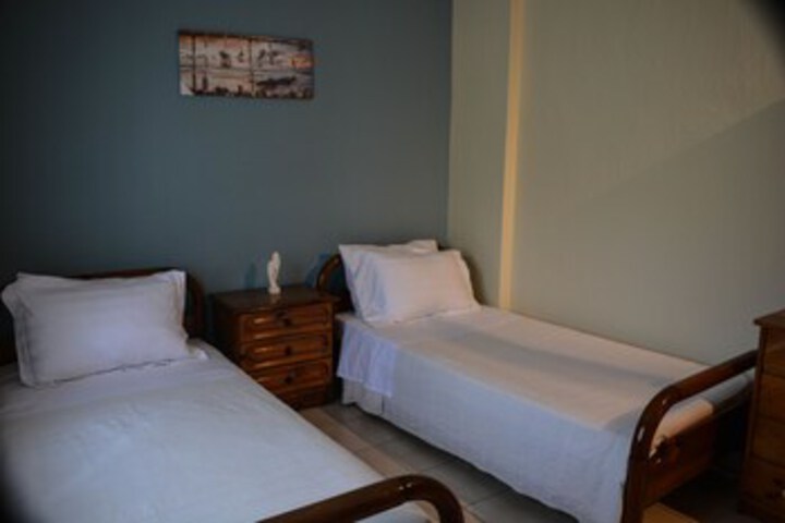 Room 10 of 20