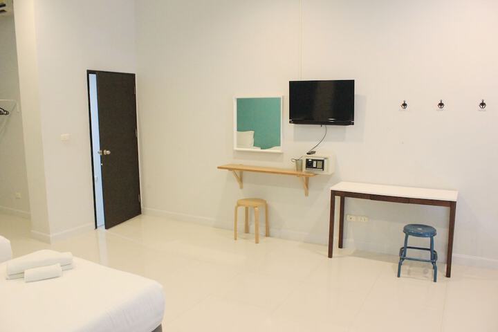 Room 70 of 112