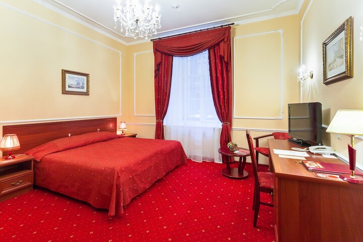 Room 9 of 34