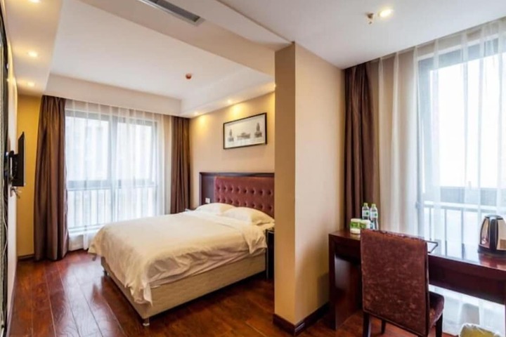 Room 14 of 40