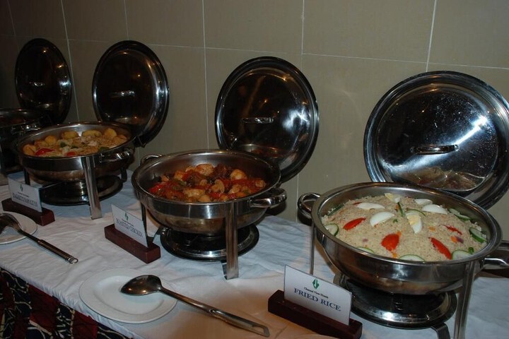 Dining 9 of 13