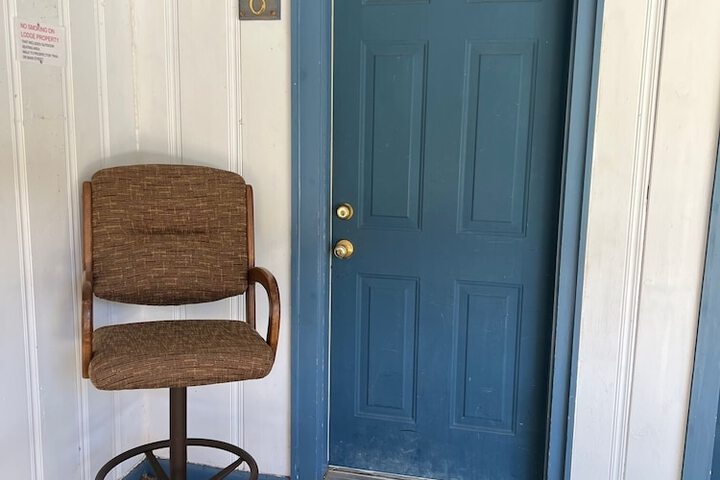 Room 32 of 236