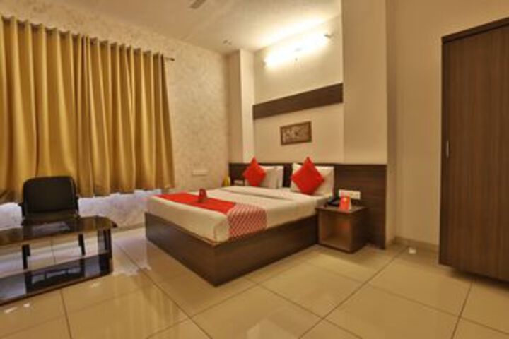 Room 14 of 25