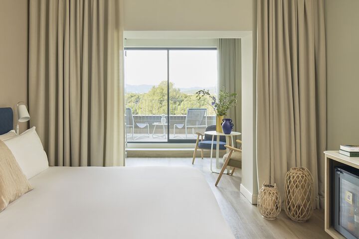 Room 15 of 162