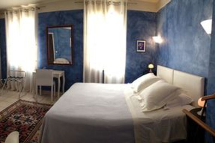 Room 25 of 48