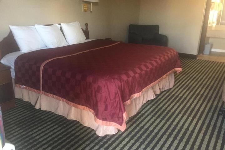 2 Queen Beds (6 of 10)