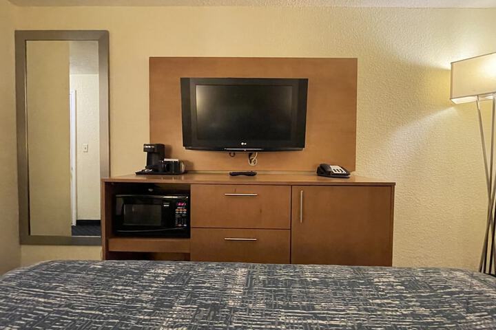 Standard Double Bed (9 of 16)