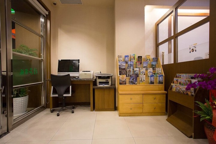 Business Center 31 of 32