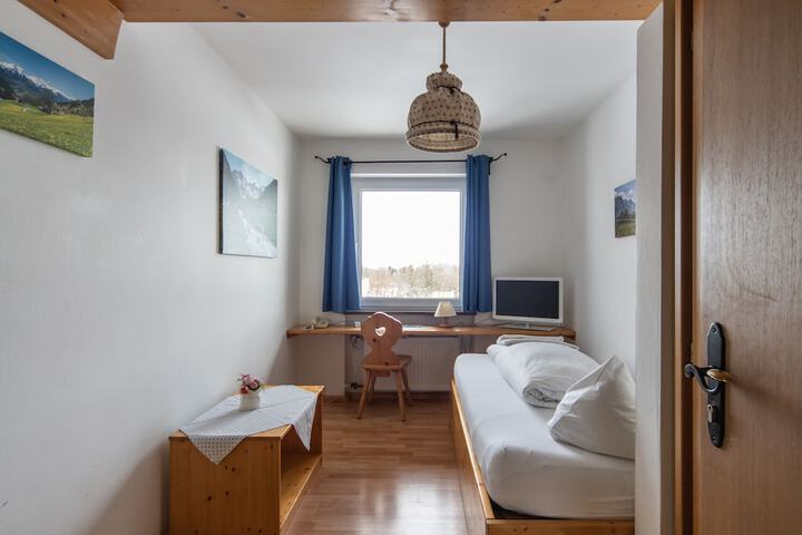 Room 5 of 47