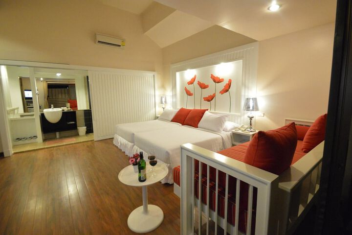 Room 7 of 165