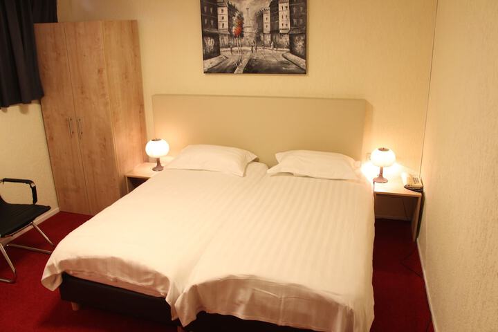 Room 16 of 61