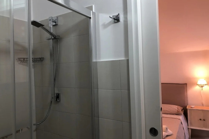Room 7 of 17