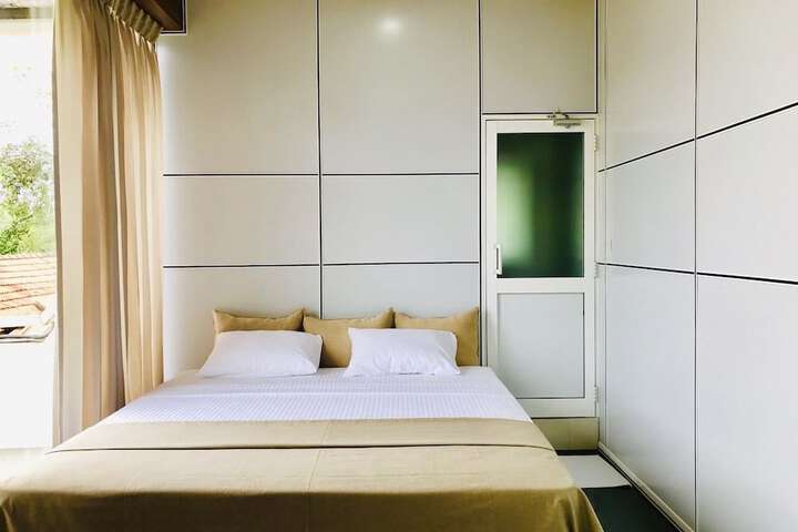 Room 3 of 13