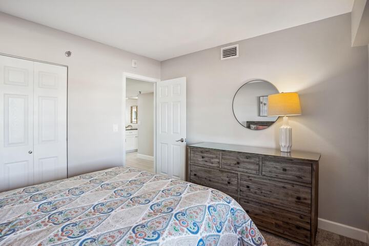 Room 8 of 60